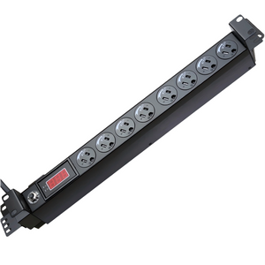 專業級機櫃電源分配器（PDU）